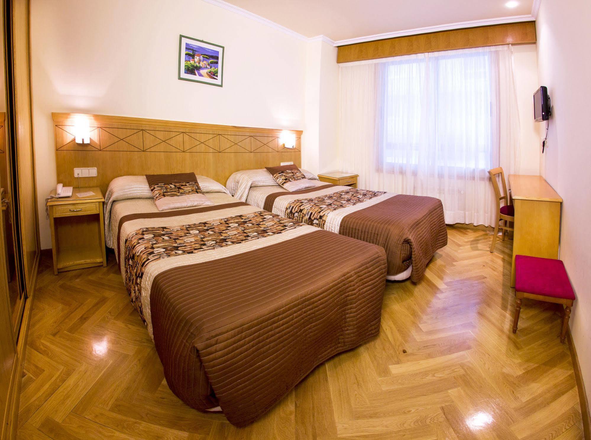 Hotel Cristal 2 Ла-Корунья Экстерьер фото