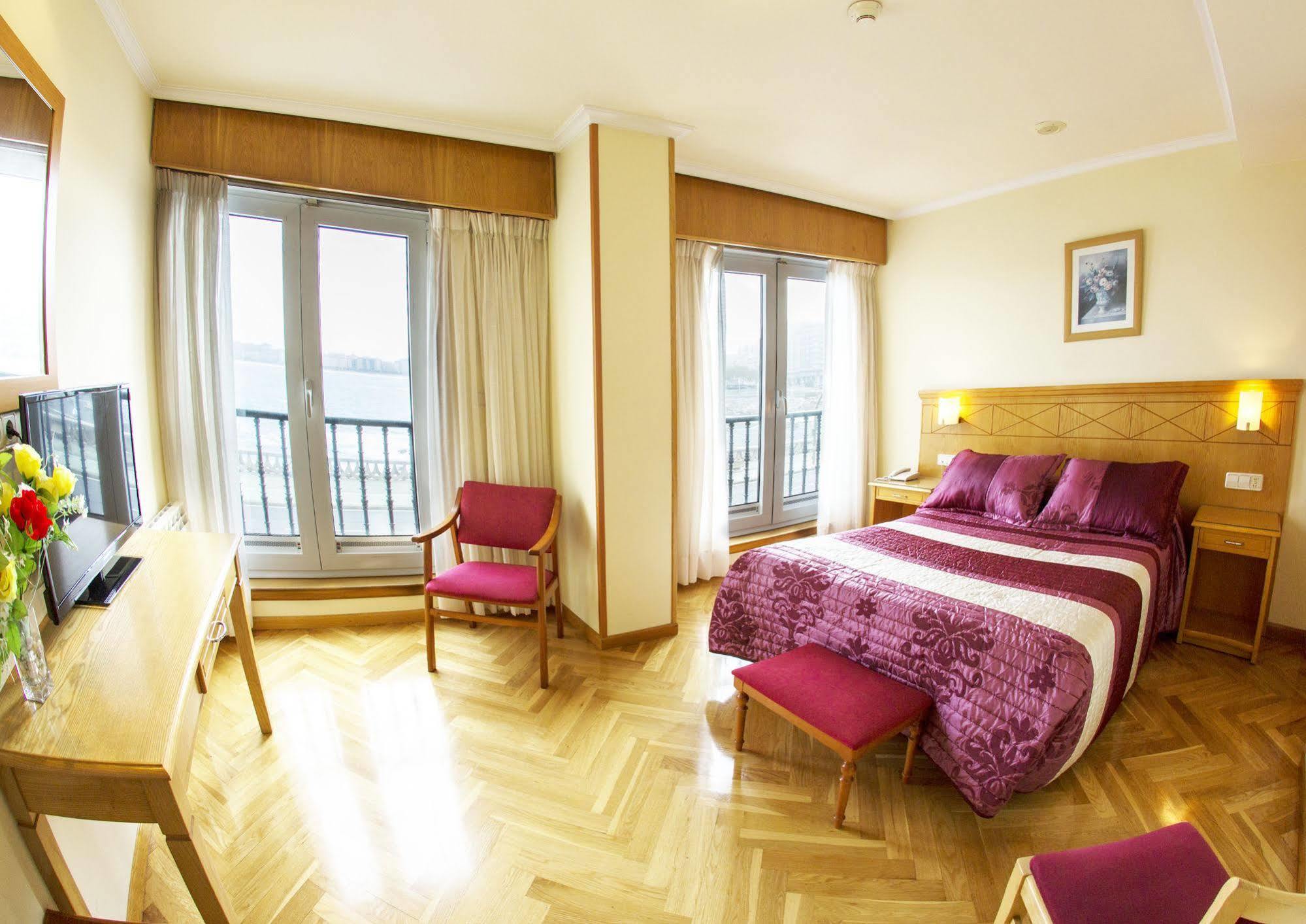 Hotel Cristal 2 Ла-Корунья Экстерьер фото
