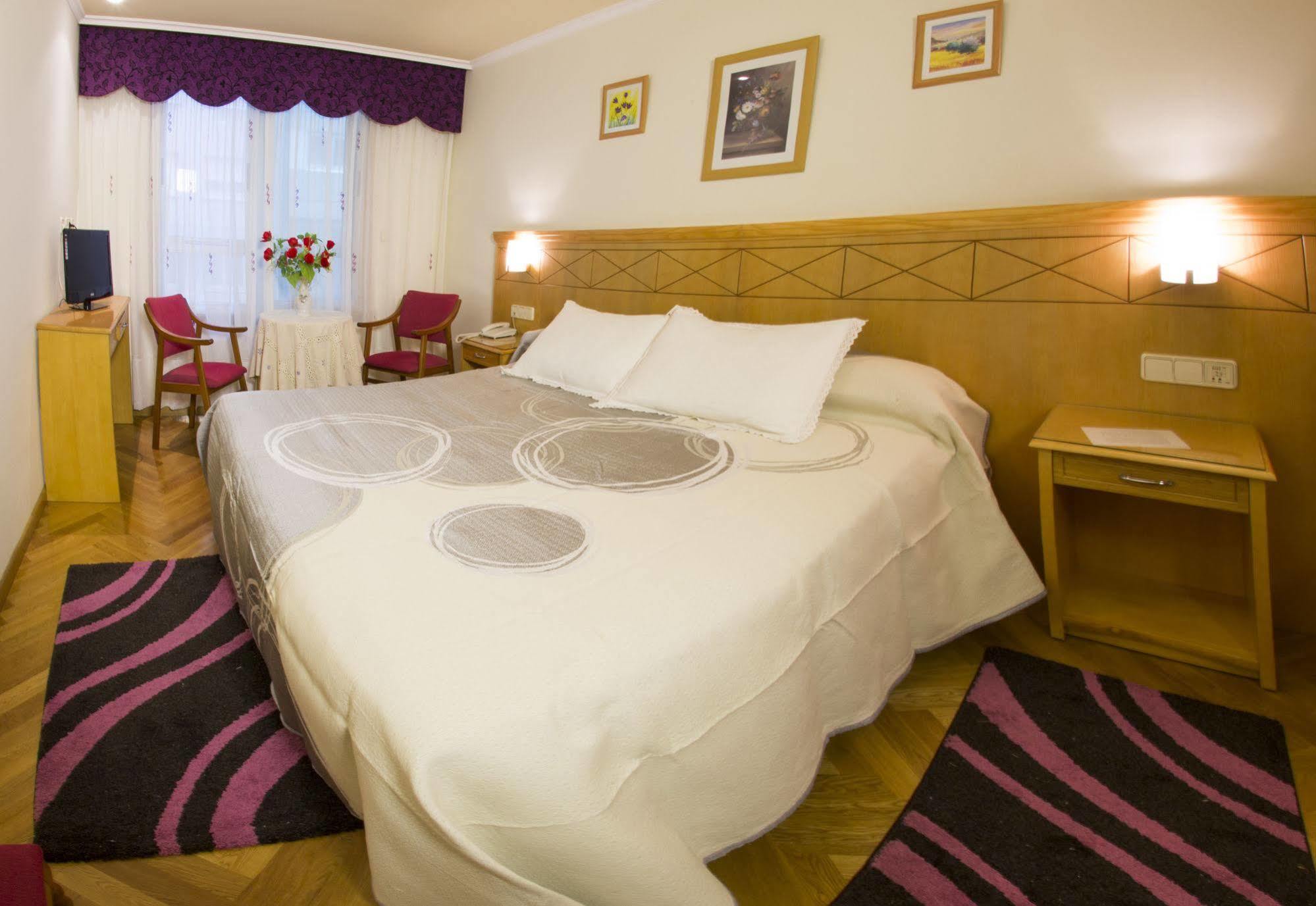 Hotel Cristal 2 Ла-Корунья Экстерьер фото